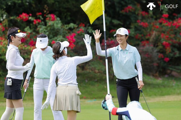 迪桑特高尔夫签约球员刘钰与品牌会员互动